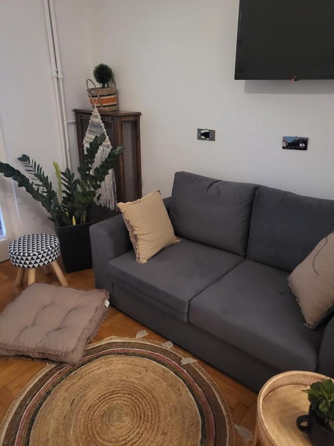 Hause By 2 *